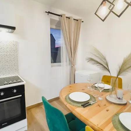 Subcetate Apartment